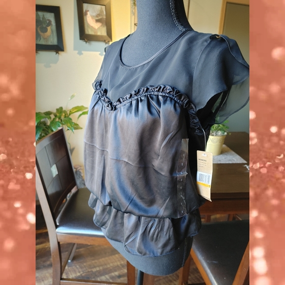 DKNYC Tops - NWT DKNY Blouse
